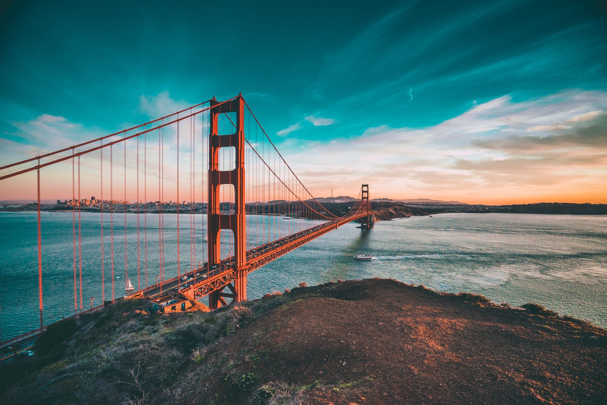 Sunset view of Golden Gate Bridge in San Francisco